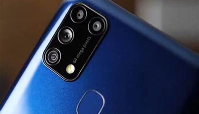 Penyebab dan Solusi Mengatasi Masalah Senter HP yang Tidak Menyala