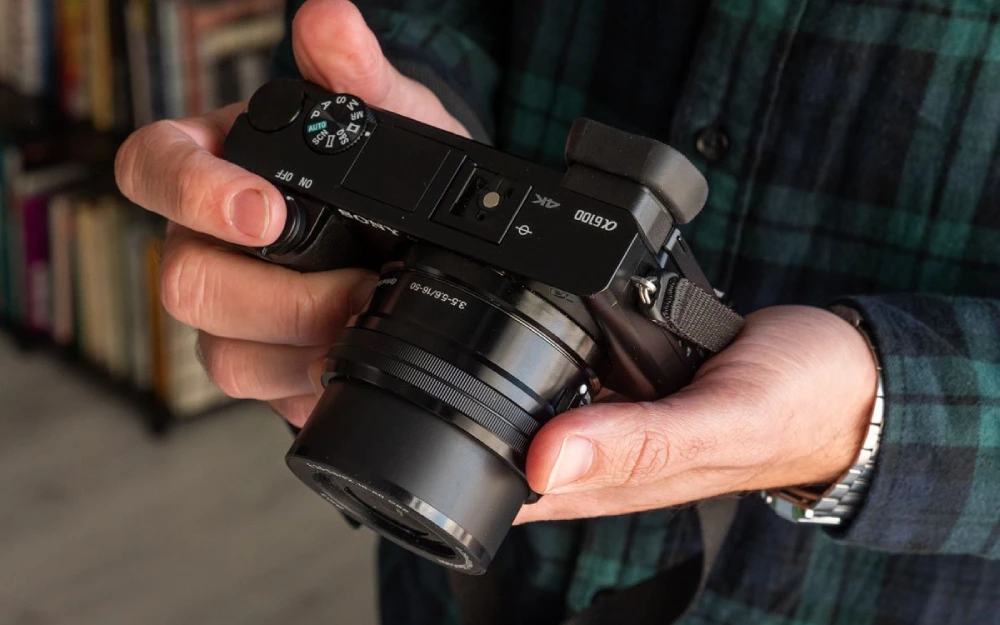 10 Kamera Mirrorless Terbaik Under 10 Juta: Fotografer Wajib Punya!