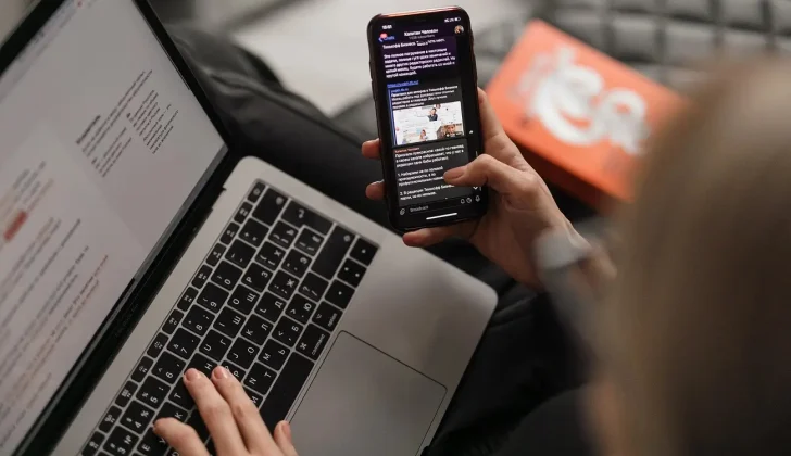 6 Cara Mengatasi HP Lemot Terbaru 2026, Mudah Dan Aman