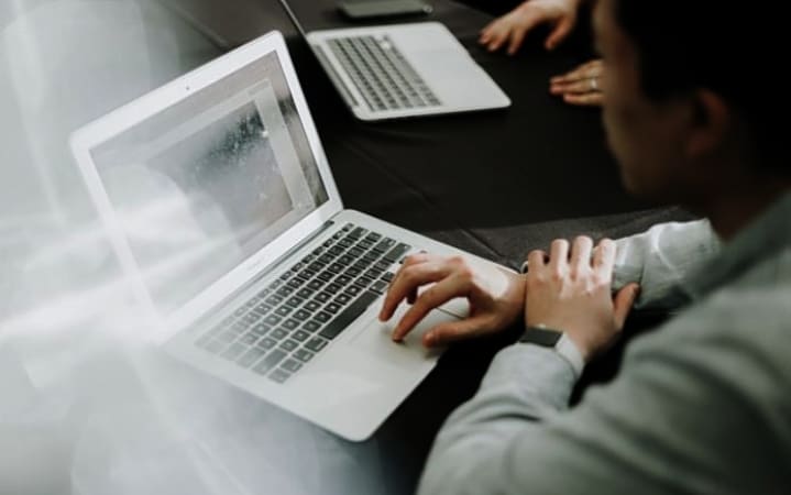 5 Cara Mengatasi Laptop Ngelag Terbaru 2026