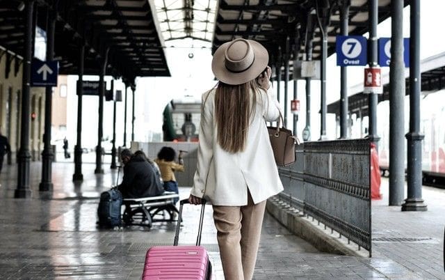 Pilihan Dan Tips Hemat Paket Internet Saat Di Luar Negeri, Catat!