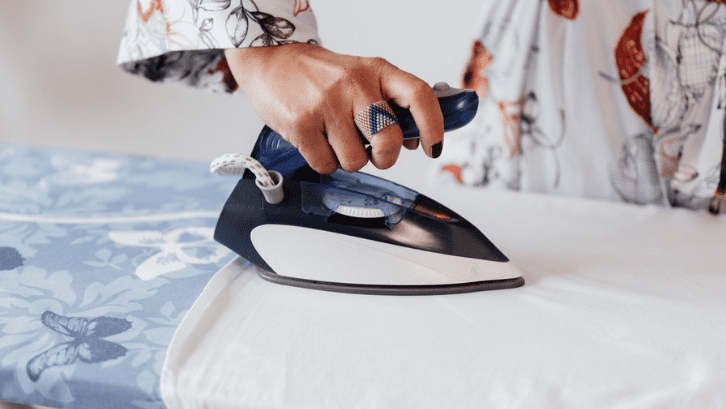 15 Setrika Listrik Terbaik 2026: Bikin Pakaian Selalu Rapi & Wangi!