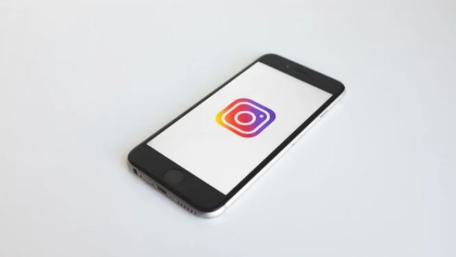 Instagram Rilis Fitur “Adding to a Post”: Kolaborasi Posting Jadi Makin Seru