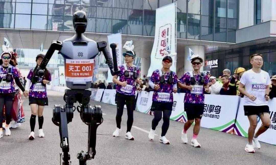 Robot di Tiongkok Mampu Ikut Lomba Lari Hanya dengan Satu Kali Pengisian Daya, Seperti Apa?