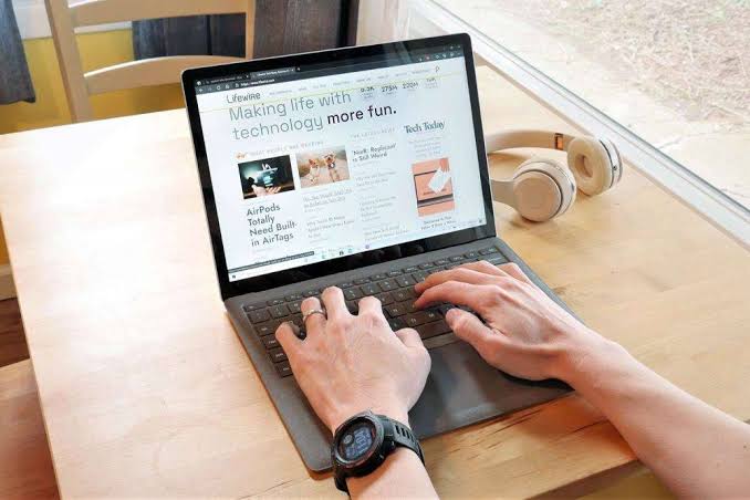 Penulis Wajib Tau! 3 Website Ini Bikin Portofolio Kamu Jadi Keren