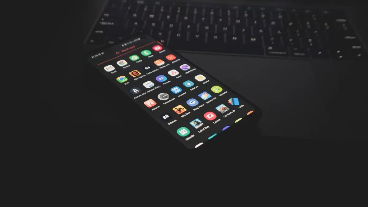 Layar HP Xiaomi Mati Saat Telepon WhatsApp? Begini Cara Asyik Ngatasinnya! 