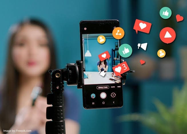 Konten Kamu Bisa Jadi Duit! Ini 4 Fitur Facebook Pro yang Bisa Hasilin Uang