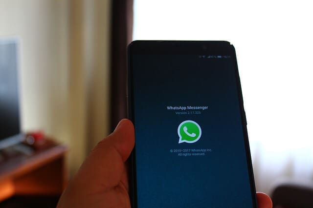 Cara Matikan Sensor Proximity di WhatsApp, Biar Layar HP Nggak Mati Saat Nelpon!