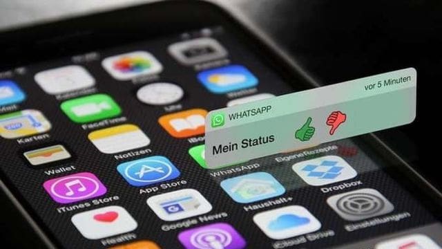 Notifikasi WhatsApp Delay Bikin Kesel? Atasi Pakai 12 Cara Ini Yuk