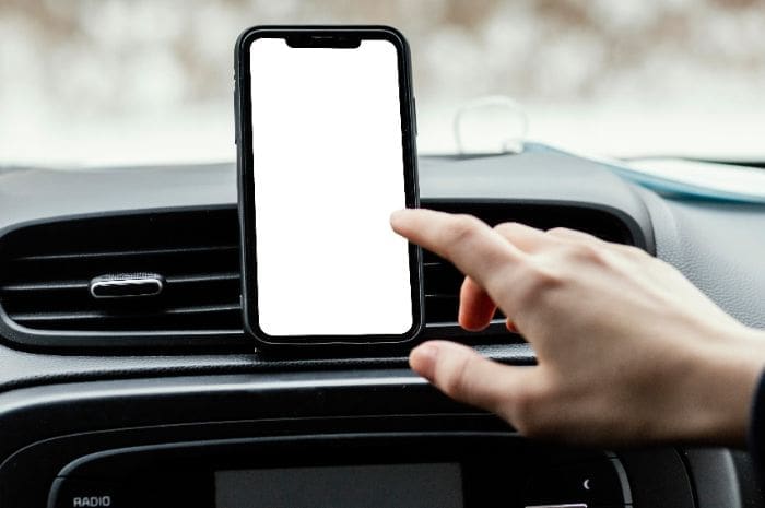 Ini 5 Trik Ampuh Biar HP Nggak Mati di Tengah Perjalanan Mudik