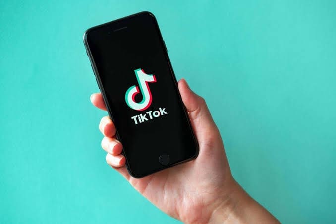 Modal Rebahan Bisa Dapet Cuan? Ini Tips Undang Teman Ke TikTok Agar Dapet Koin!