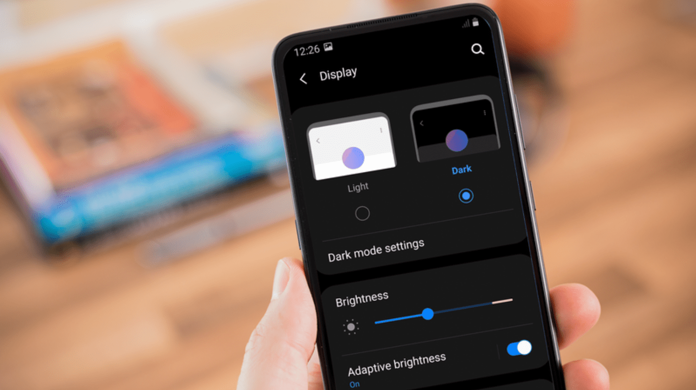 Jangan Remehkan Dark Mode! 5 Kegunaan Tak Terduga yang Bikin Aktivitas HP Makin Optimal