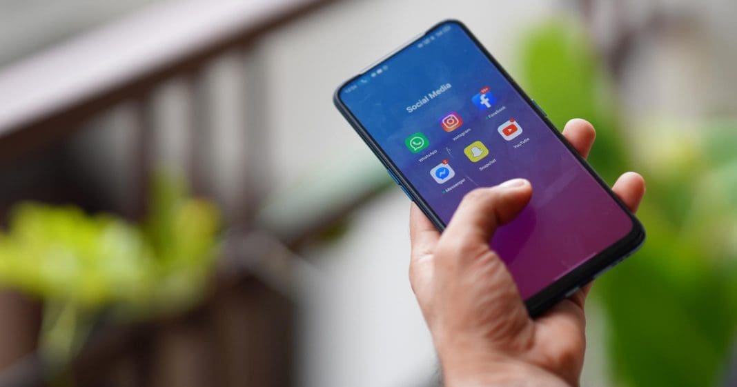 Ternyata HP Android Bisa Lacak Lokasi & Aktivitas Kamu! Cegah Sekarang Dengan 6 Cara Ini