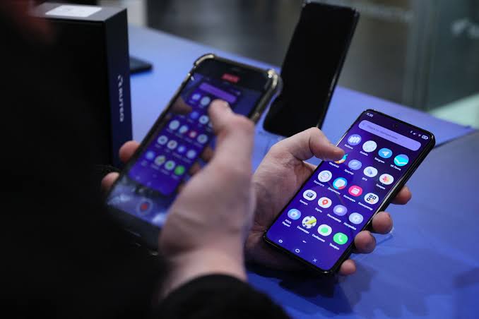 Tips Mencegah Tombol Power Rusak Dengan Mengaktifkan Double Tap Samsung!