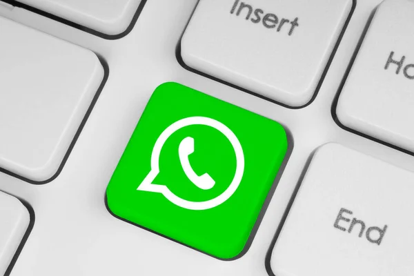 Cuma Modal Wajah? Ini Dia Cara Mudah Mengaktifkan Passkey WhatsApp