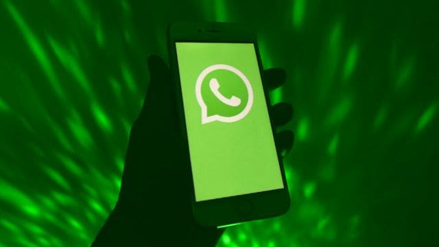 WhatsApp Beta vs Versi Biasa: Beda Dunia, Beda Rasa! Gini Cara Unduhnya di Android 
