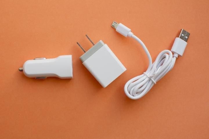 Inilah 5  Tips Memilih Charger HP Yang Berkualitas Baik Dan Tahan Lama