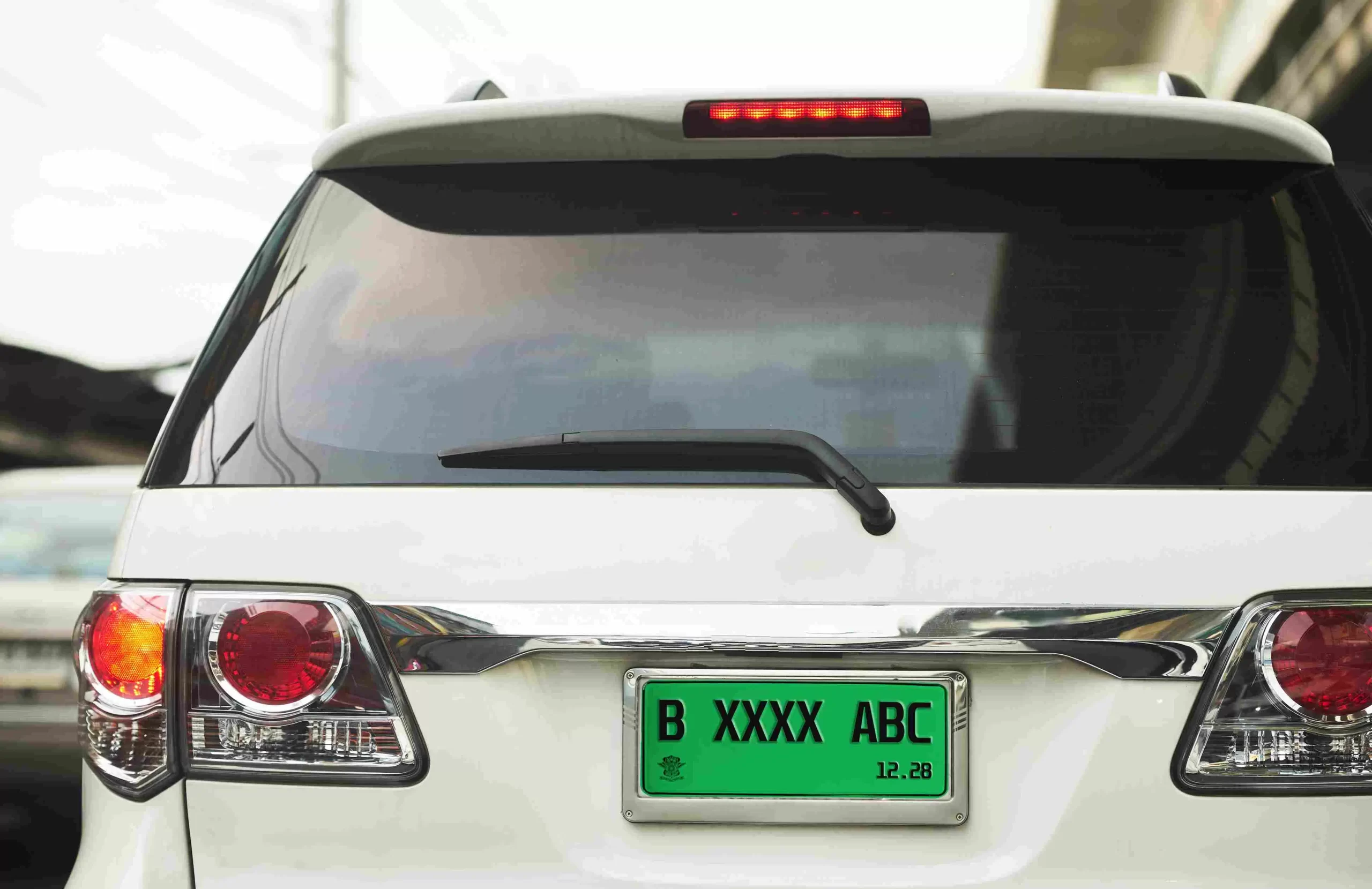 Bukan Sembarang Warna! Ini Lho Arti di Balik Pelat Nomor Hijau