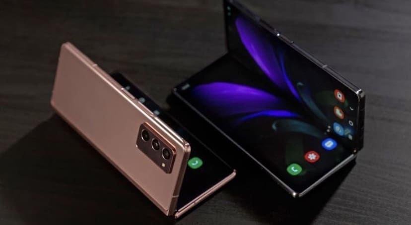 Rekomendasi 3 HP Lipat dengan Desain Mewah Tapi Tetep Ramah Kantong