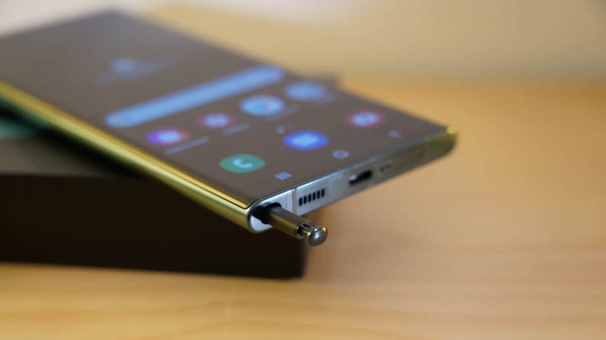 Rekomendasi HP Layar Lengkung dengan Spesifikasi dan Harga yang Terjangkau