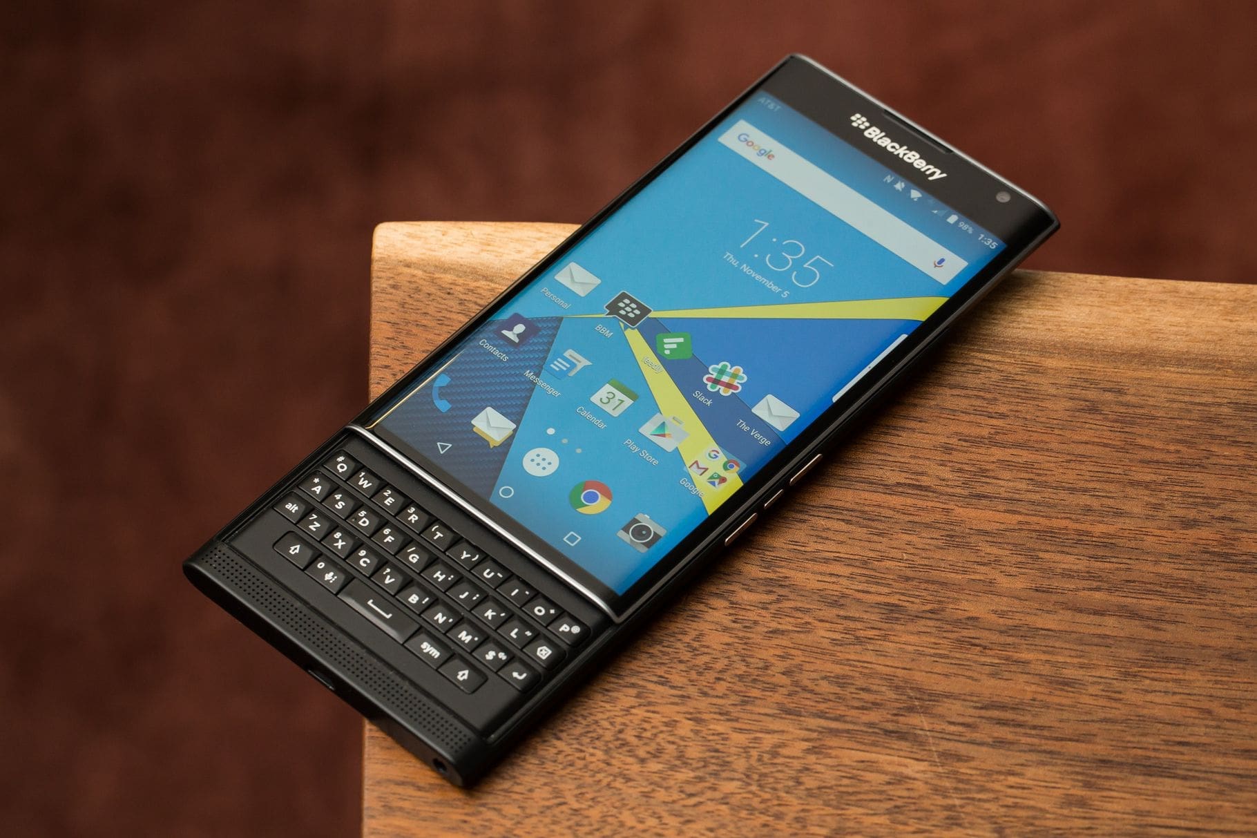 BlackBerry Bekas Menjadi Incaran di Kalangan Gen z, Apakah iPhone akan Tersingkir?