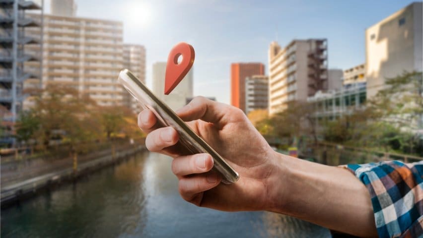 Cara Melacak Lokasi Teman Menggunakan WhatsApp