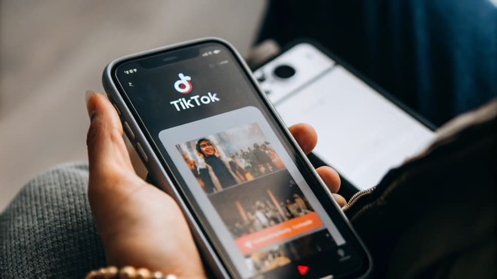 Ingin Kirim Pesan Tapi Gak Mau Kelihatan Online? Ini Tips Menonaktifkan Status Online Kamu Di Tiktok!