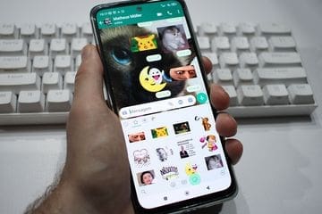 Cara Mudah Bikin Stiker WhatsApp Bergerak