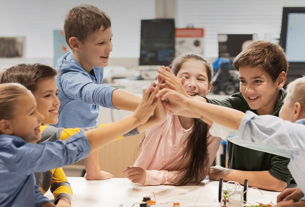 Tenang Tanpa Overprotektif: Begini Cara Cek Lokasi Anak Secara Real Time Lewat HP