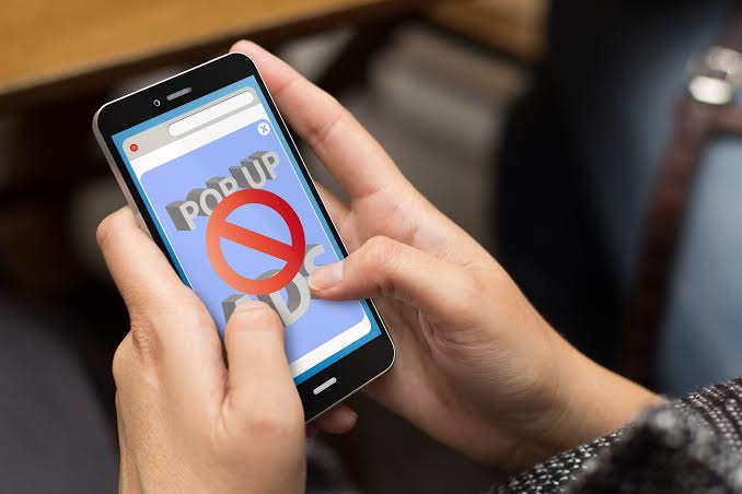 Cara Hapus Permanen Iklan yang Tiba-tiba Muncul di Layar HP Kamu