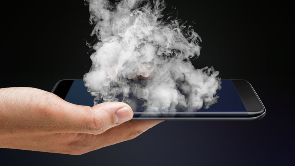 Begini Cara Mengatasi HP yang Tiba-Tiba Panas Berlebih