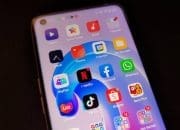 Layar HP Sering Mati Sendiri? Atasi Dengan Cara Ini