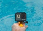 Trik Pasang GoPro Saat Berenang Biar Kamera Tetap Aman & Nggak Lepas