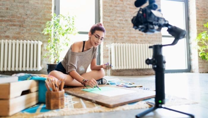 6 Trik Lighting Biar Muka Nggak Kelihatan Pucat di Kamera