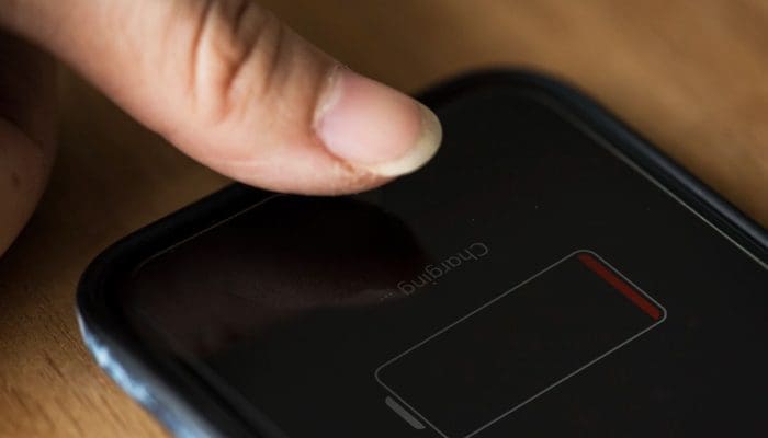 Kenapa Baterai HP Cepat Habis Meski Gak Dipakai? Ini Jawabannya!