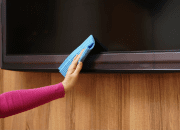7 Tips untuk Menjaga Layar TV Tetap Bersih, Yuk Terapkan
