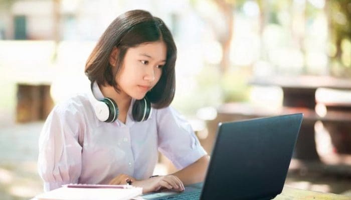 Cara Pilih Laptop Baru Buat Pelajar di 2026 Biar Nggak Salah Beli