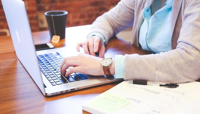 Rekomendasi 6 Aplikasi AI Untuk Presentasi Terlihat Menarik