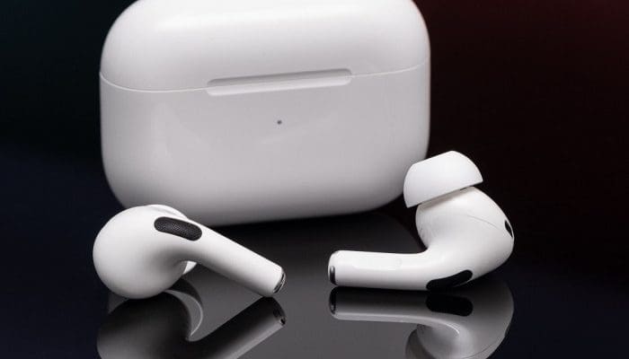 7 Cara Mengatasi AirPods Mati, Biar Dengar Musik Nggak Terganggu