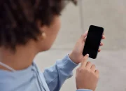 18 Cara Mengatasi HP Macet Layar Tidak Bisa Disentuh