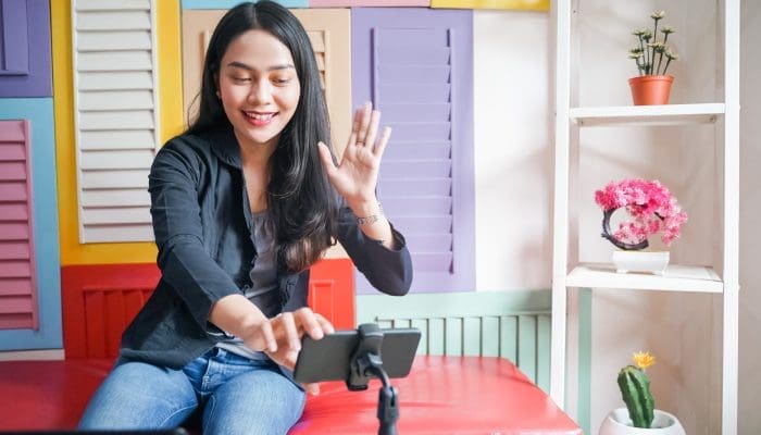 6 Peralatan Penting Buat Live Streaming TikTok yang Harus Dipunya Pemula