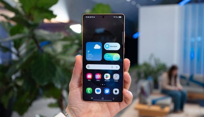 Rumor Samsung Galaxy S26 Ultra Akan Membawa Layar Anti Spy