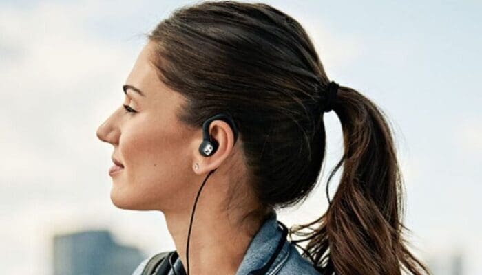 Faktor Penyebab Earphone Kabel Kembali Menjadi Tren
